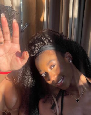 Taylor Ayanna Crawford Instagram - alive & well😇😇
