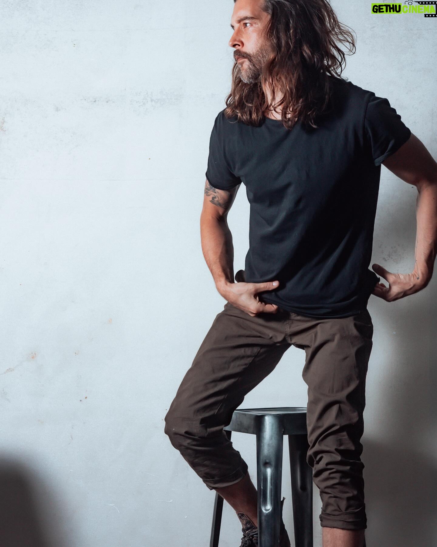 Taylor David - 2K Likes - WE-AR is the mantra I AM or WE ARE, meaning all is one. Born from an island love story out of Bali and New Zealand, @wearyoga is a mix of minimal intelligent design, simplified and organic. So much love for their stuff — check out their story!
we-ar.com
code: WM15
ibi pants / M
pima tee / M
#wear #yoga #bali #newzeanland #womenlead #organic #sustainable #ecoluxe #wanderman #wanderstyle #iam
Shot by light Jedi @davidforteau
at @yourwanderspace