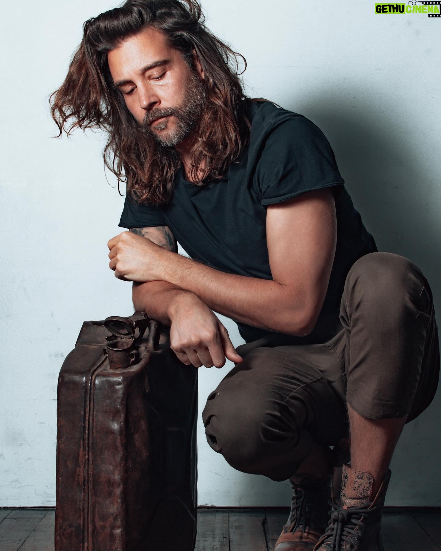 Taylor David - 2K Likes - WE-AR is the mantra I AM or WE ARE, meaning all is one. Born from an island love story out of Bali and New Zealand, @wearyoga is a mix of minimal intelligent design, simplified and organic. So much love for their stuff — check out their story!
we-ar.com
code: WM15
ibi pants / M
pima tee / M
#wear #yoga #bali #newzeanland #womenlead #organic #sustainable #ecoluxe #wanderman #wanderstyle #iam
Shot by light Jedi @davidforteau
at @yourwanderspace