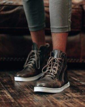 Taylor David Instagram - A good wander requires a good pair of wander shoes. Lace up! @bedstu 

Lordmind, Teak Lux, Size 10.5 

Shot @davidforteau 
Studio @yourwanderspace 

#wanderman #wanderup #bedstu #artisan #findyourlight #minimaliststyle #smplfy #mensshoes #lightfactory