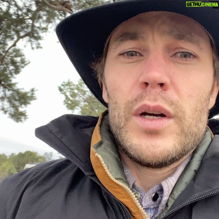Taylor Kitsch - 32.6K Likes - We’ll see how this trip goes...
Me ‘n’Monty.
#livininavsndownbytheriver
#monty🐺