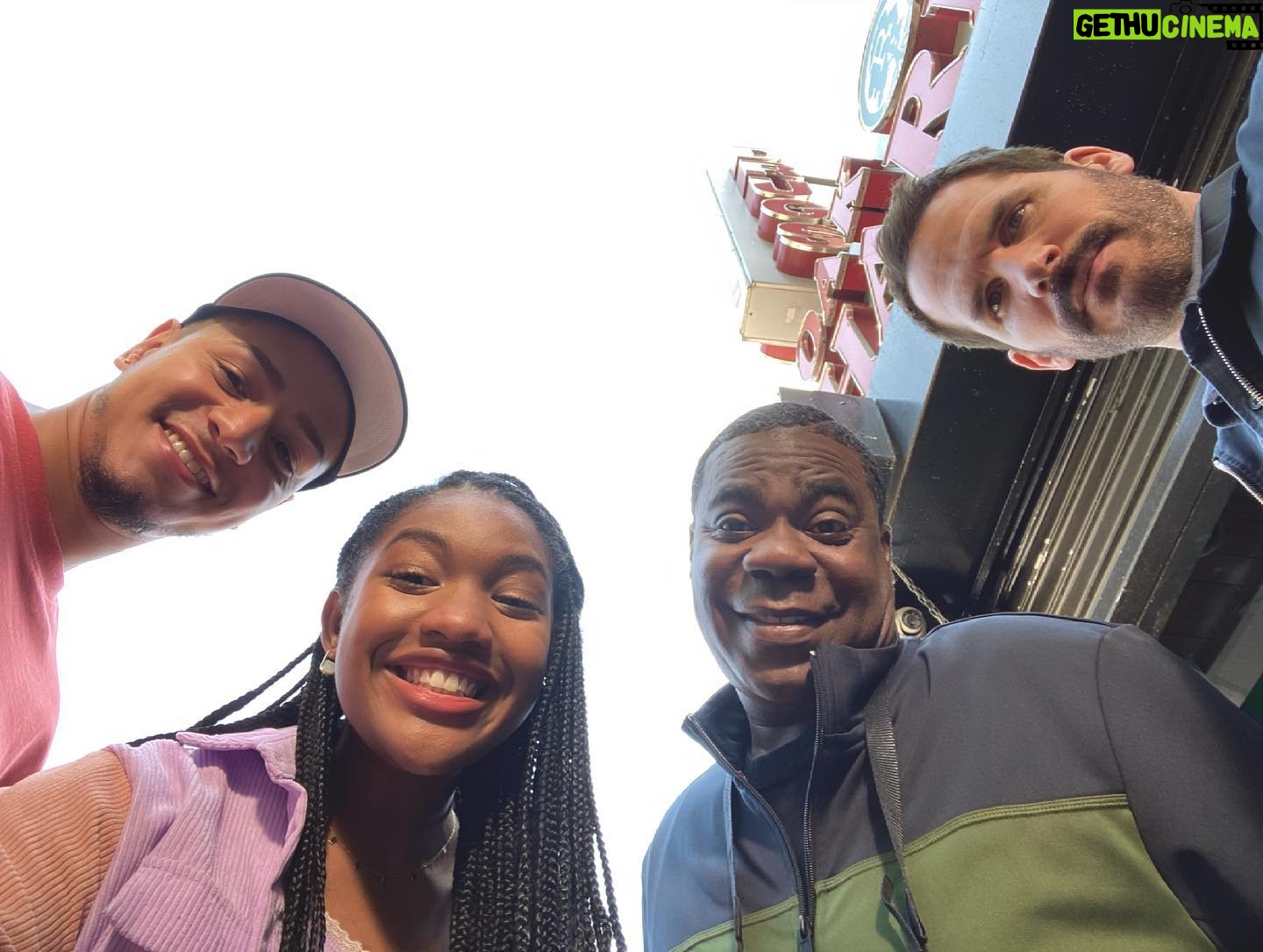 Taylor Mosby - 2.4K Likes - live from NYC baby!