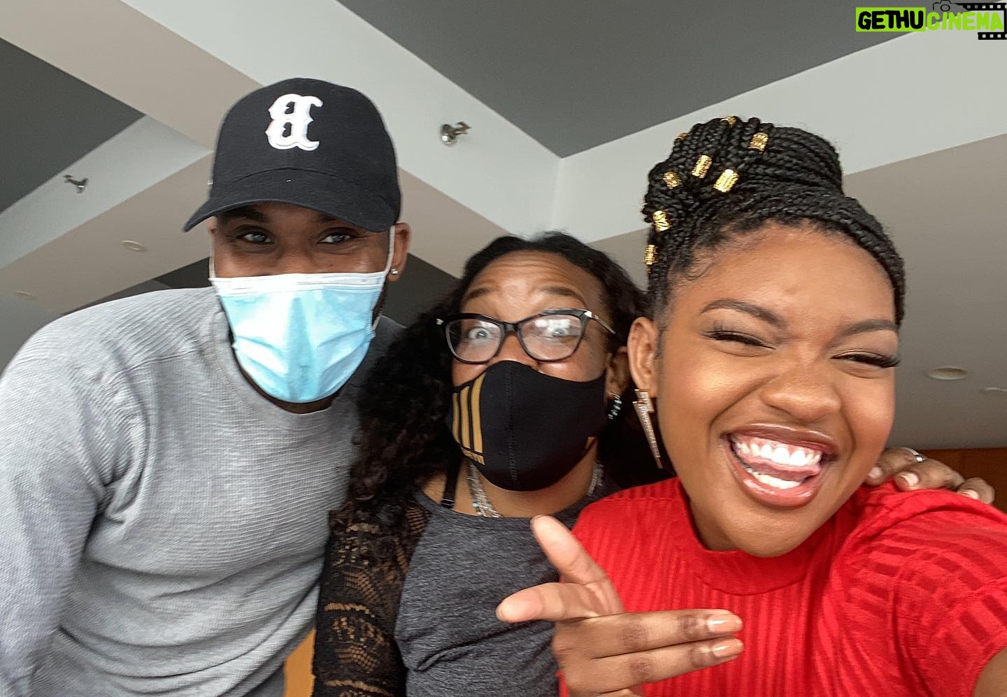 Taylor Mosby - 4.1K Likes - Press week (virtual edition) & yes I kept pajama pants on during every zoom <3