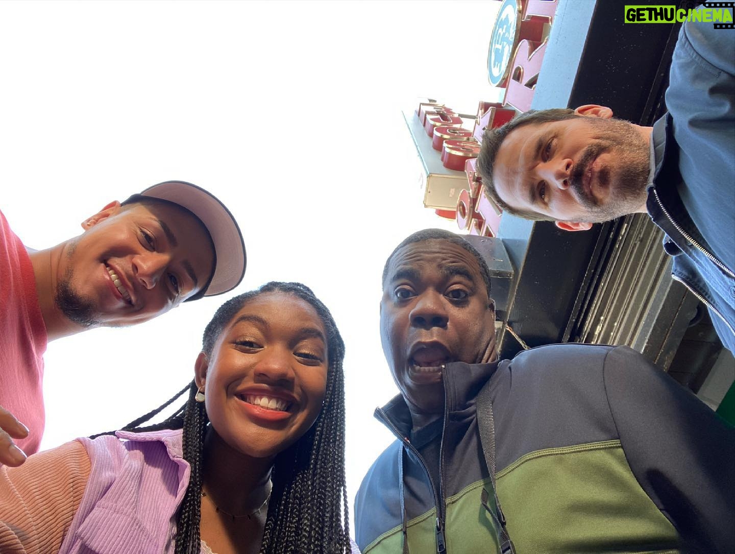 Taylor Mosby - 2.4K Likes - live from NYC baby!