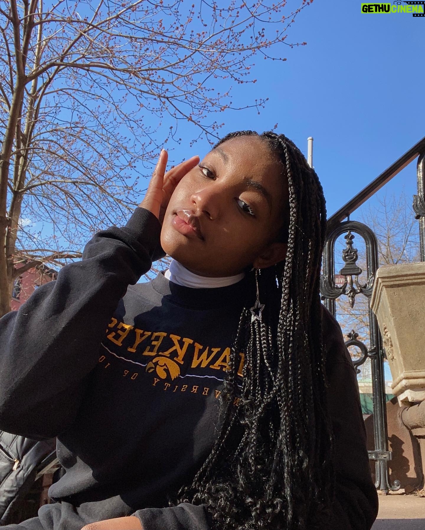 Taylor Mosby - 3.7K Likes - new york state of mind