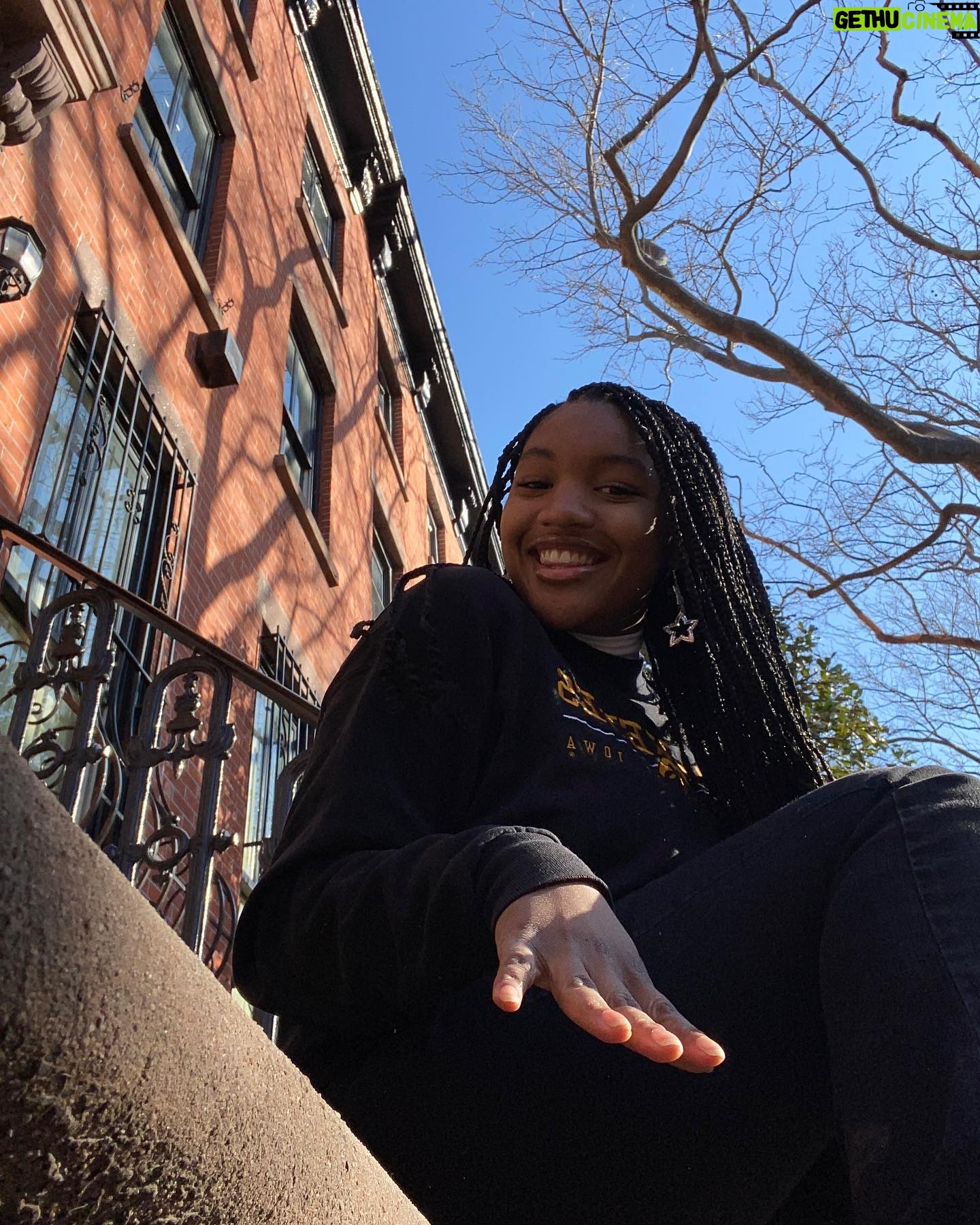 Taylor Mosby - 3.7K Likes - new york state of mind