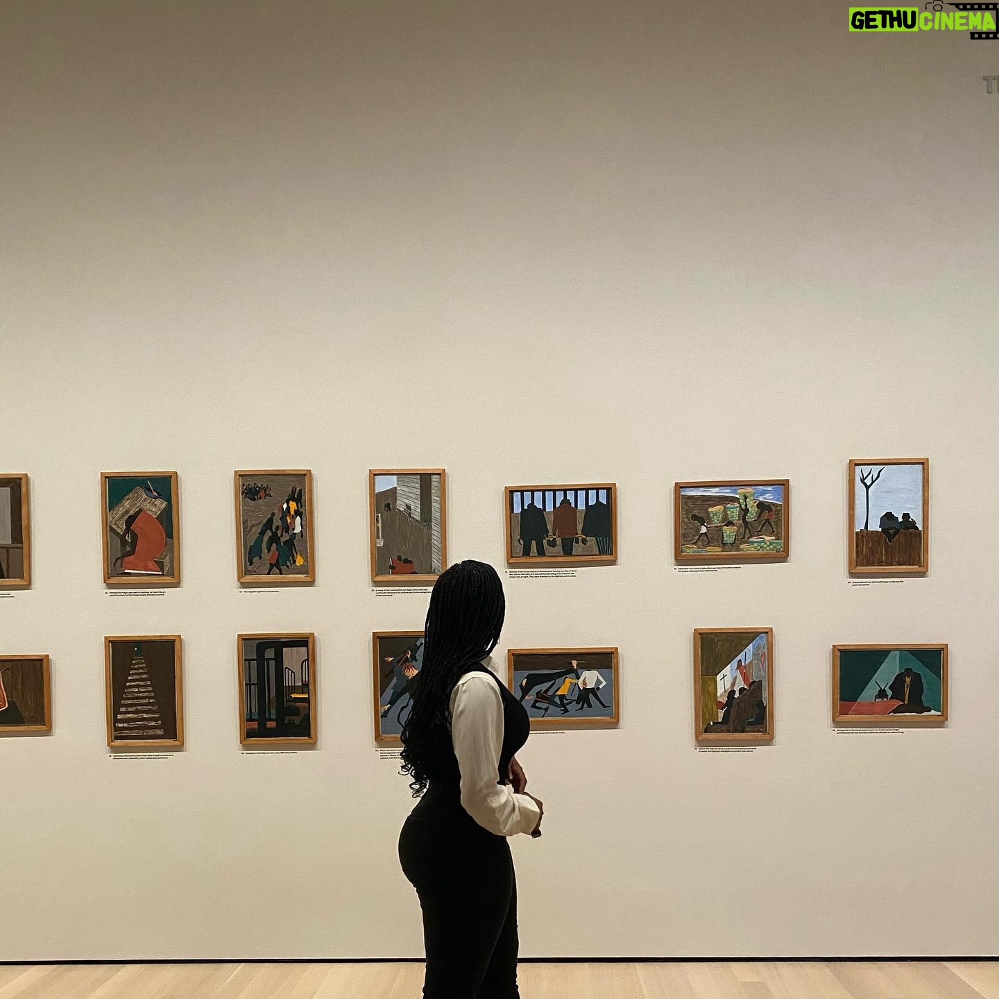 Taylor Mosby - 4.7K Likes - night at the museum🎐