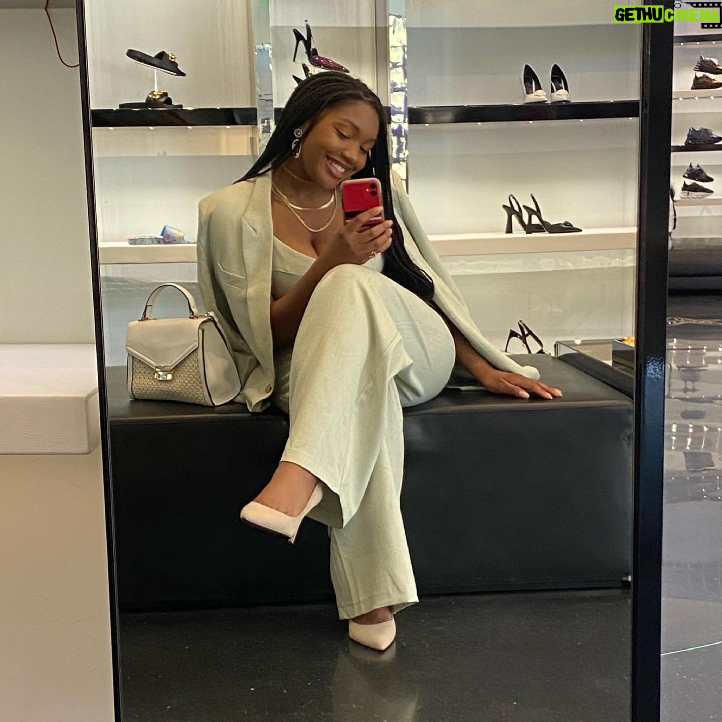 Taylor Mosby - 4.3K Likes - little overdressed for shoe shopping