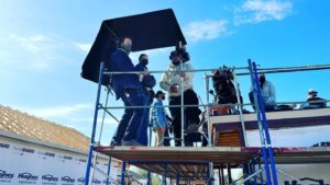 Tazbah Chavez Instagram - @rezdogsfx Episode 3 written by @sterlinharjo & @chadcharlieee / directed by @ericajtremblay 🔥 — I love this episode so much. Erica, 🙌🏽 you took the words on the page and made magic with them! On a roof in the wind no less! Your care, intention and thoughtfulness with this episode was such a joy to witness. Your love for it shines through the screen. I love you always! @dpharaohwoonatai you slayed your solo episode! So proud of you. You carried it with your hard work, dedication and love you have for all those you work with — especially your mama bear @_sarah_podemski_ . And these uncles… shiiiiit: @chadcharlieee @michaelspears4sbf @doggface208 😂 the best. Some BTS of episode 3 😁