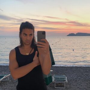 Tedua Instagram - Il vostro supporto equivale al primo sorso, il primo morso, dopo un lungo percorso… Mi rifocillerò alla taverna dei poeti.