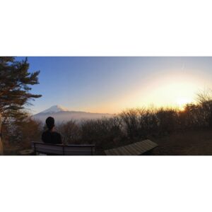 Teetatch Ratanasritai Instagram - 🌾🗻🌅 #sarnsom #FrozenHormones #NadaoOuting #FujiMountainHM @tousedthawut
