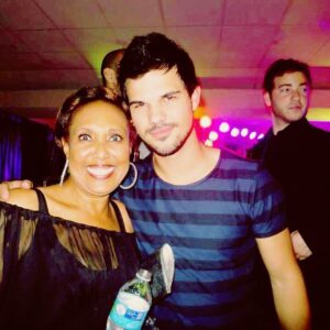 Telma Hopkins Instagram - I don't know. I might be grinning a little too hard! Lol!@telma_hopkins