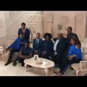 Telma Hopkins Instagram - Just waitin'...to get out of those heels! And I'm sitting!
 #FamilyMatters
#ew.com
#Hulu