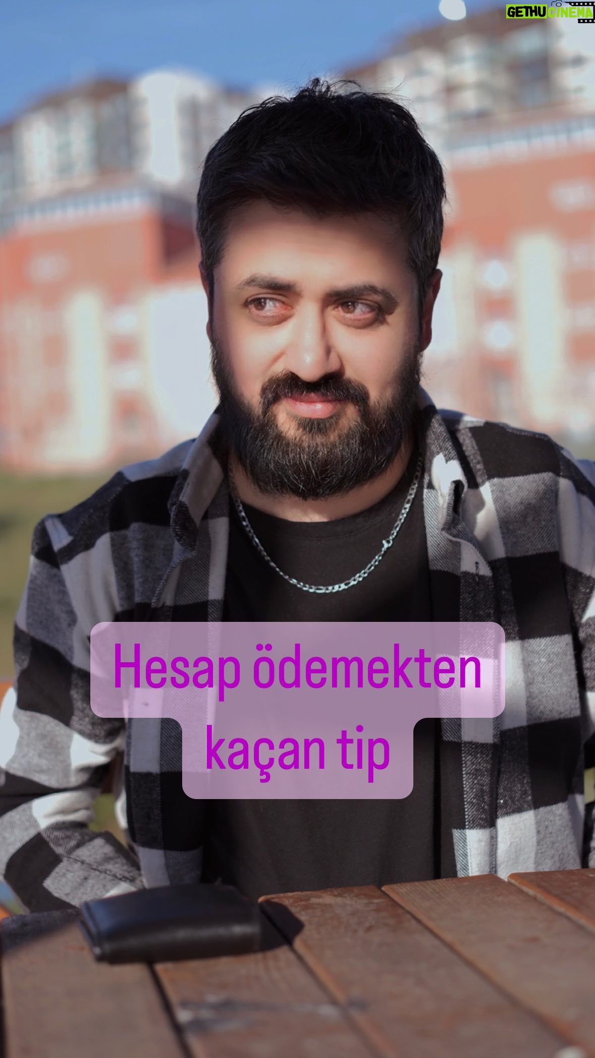 Temmuz Karikutal - 3 Likes - Hesap ödemekten kaçan tip 🤪
#temmuzkarikutal #içerik #video #komikvideolar #komedi #kısavideolar