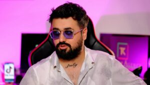 Temmuz Karikutal Instagram - Video çekimlerimizden... @temmuzajans @tiktokturkiye @tiktok 

#tiktokajansı #video #tiktok