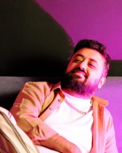 Temmuz Karikutal Instagram - Yoğun çalışma tempolarından sonra evdeki halim 🕺🏻