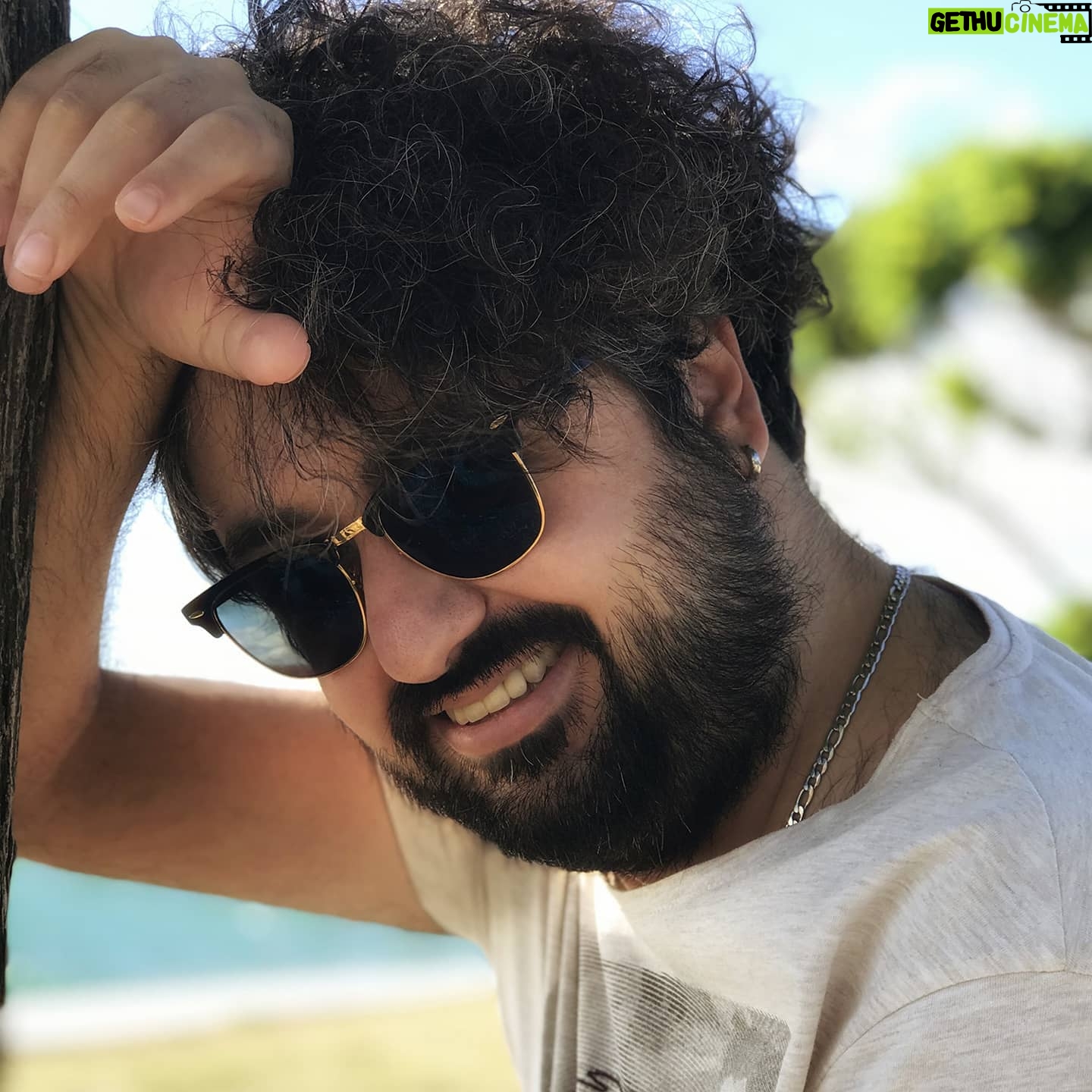 Temmuz Karikutal - 1.2K Likes - İnceden normalleşmeye başladığım şu günlerde, sevdiklerimle görüşme planları var kafamda... 🥳