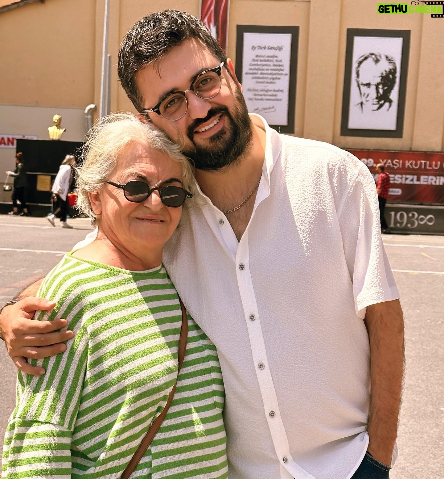 Temmuz Karikutal - 3 Likes - Günün kutlu olsun annem... @neclakarikutal