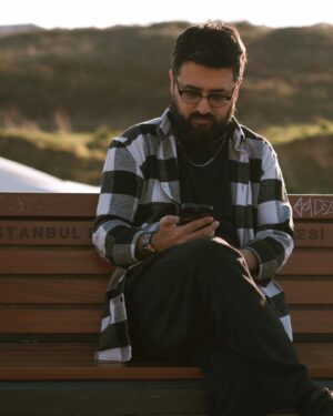Temmuz Karikutal Instagram - Olmayan 'o' kişinin aramasını beklersin bazen 🤪
