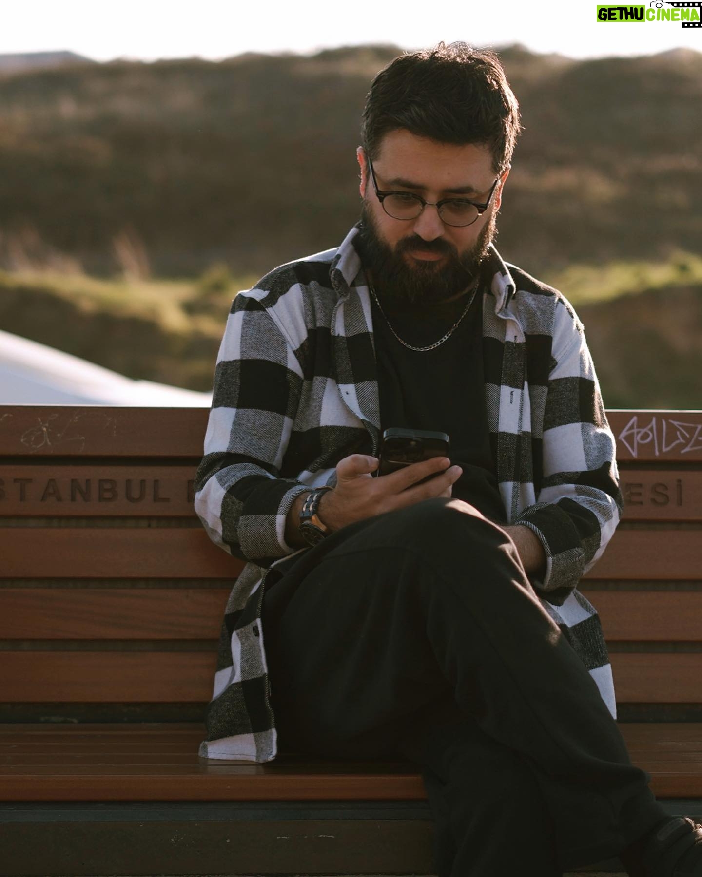 Temmuz Karikutal - 3 Likes - Olmayan 'o' kişinin aramasını beklersin bazen 🤪