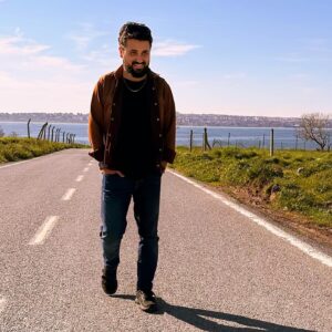 Temmuz Karikutal Instagram - Sen yolunda yürü, bırak ne derlerse desinler...

#yürüyüş #yürümek #özlüsözler #güzelsözler #keşfet