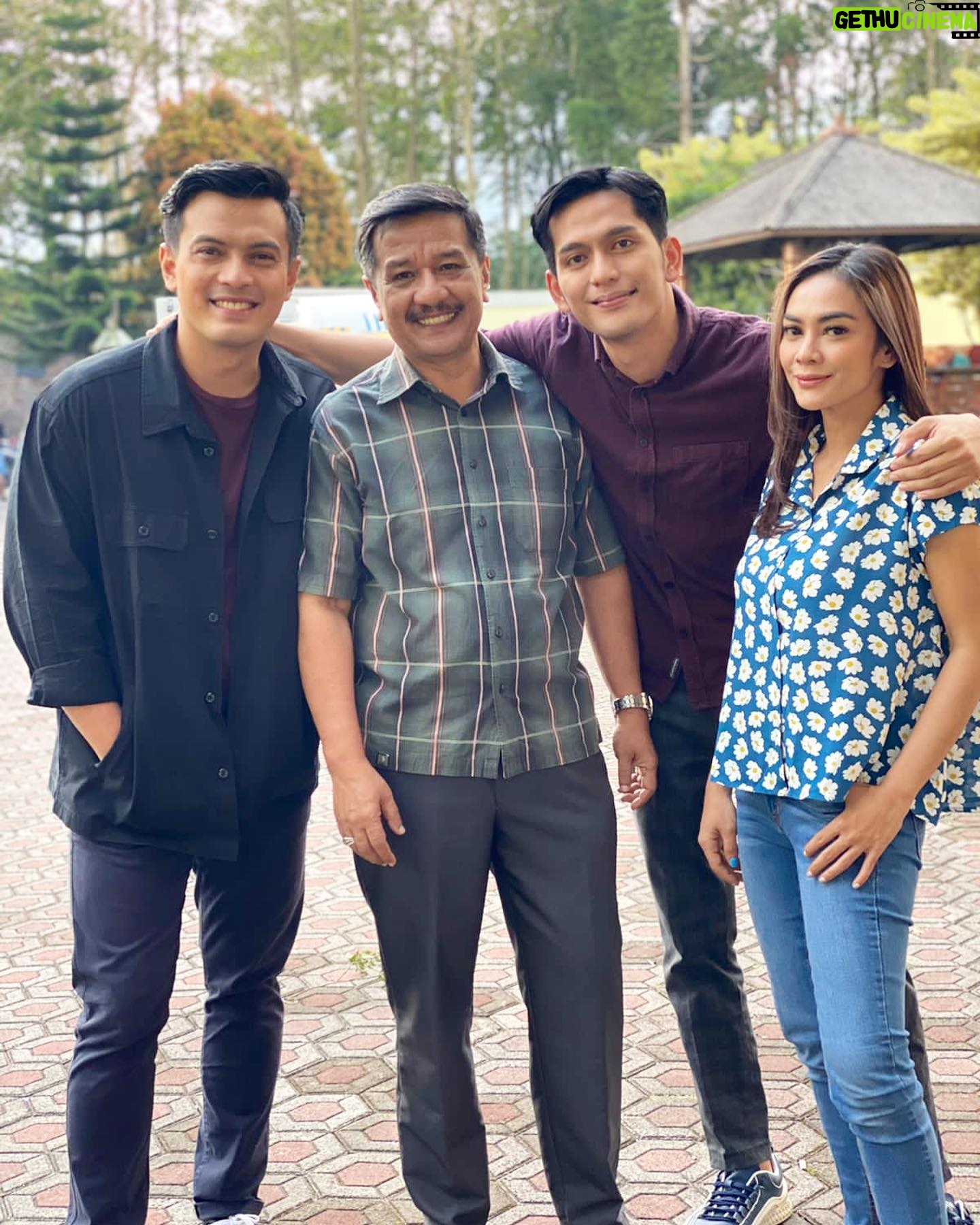 Temmy Rahadi - 16.7K Likes - Lagi akrab nii ceritanya š.
.
.
.
#megaseriessuarahatiistri #kaylaseason2