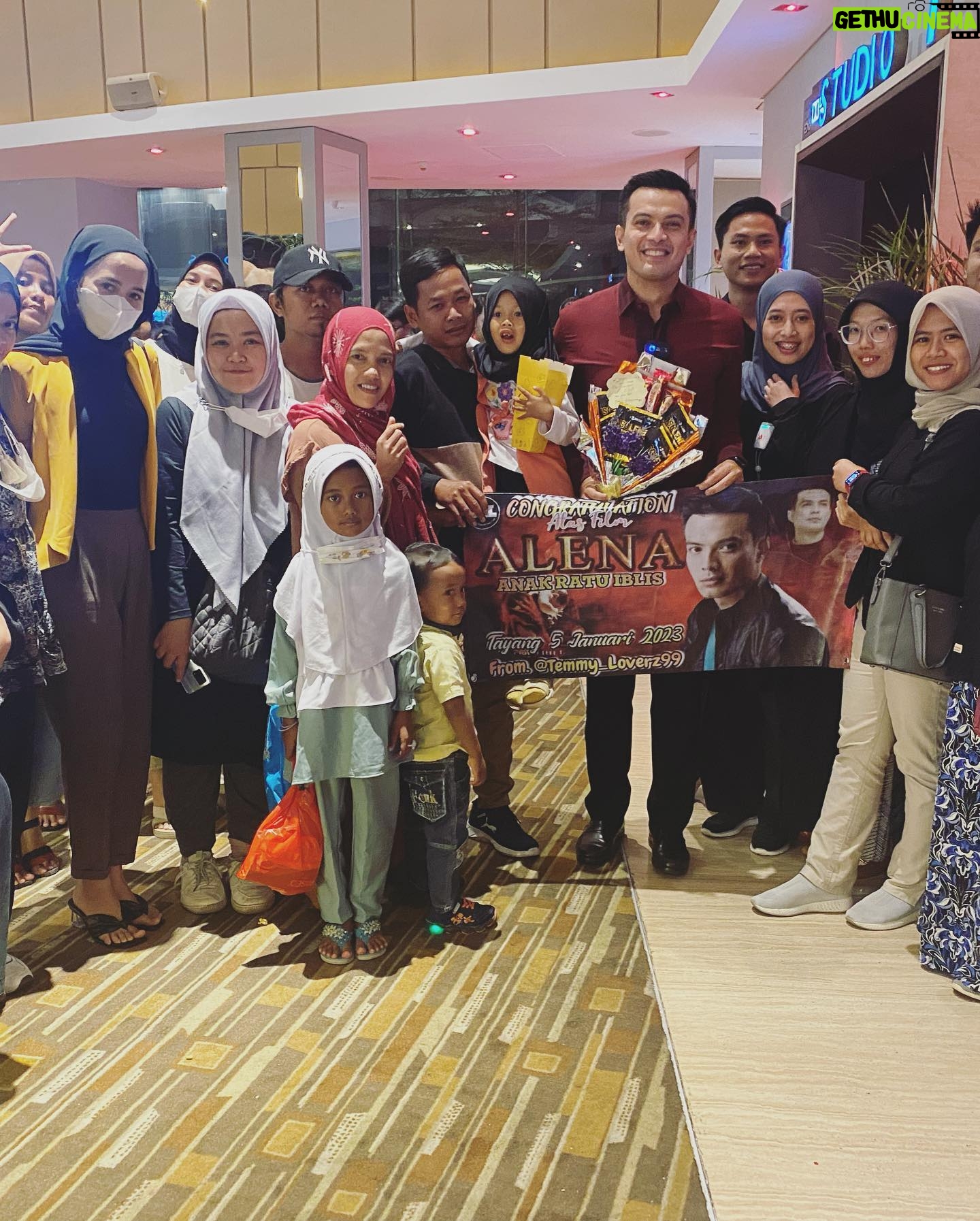 Temmy Rahadi - 11.6K Likes - Keseruan Gala Premiere Film Alena Anak Ratu Iblis.
Terima kasih yaa yg udah dateng ā¤ļøš.
Mulai 5 january 2023 Film Alena Anak Ratu Iblis ada di bioskop kesayangan kalian..
Nonton yaa šš„ā¤ļø.