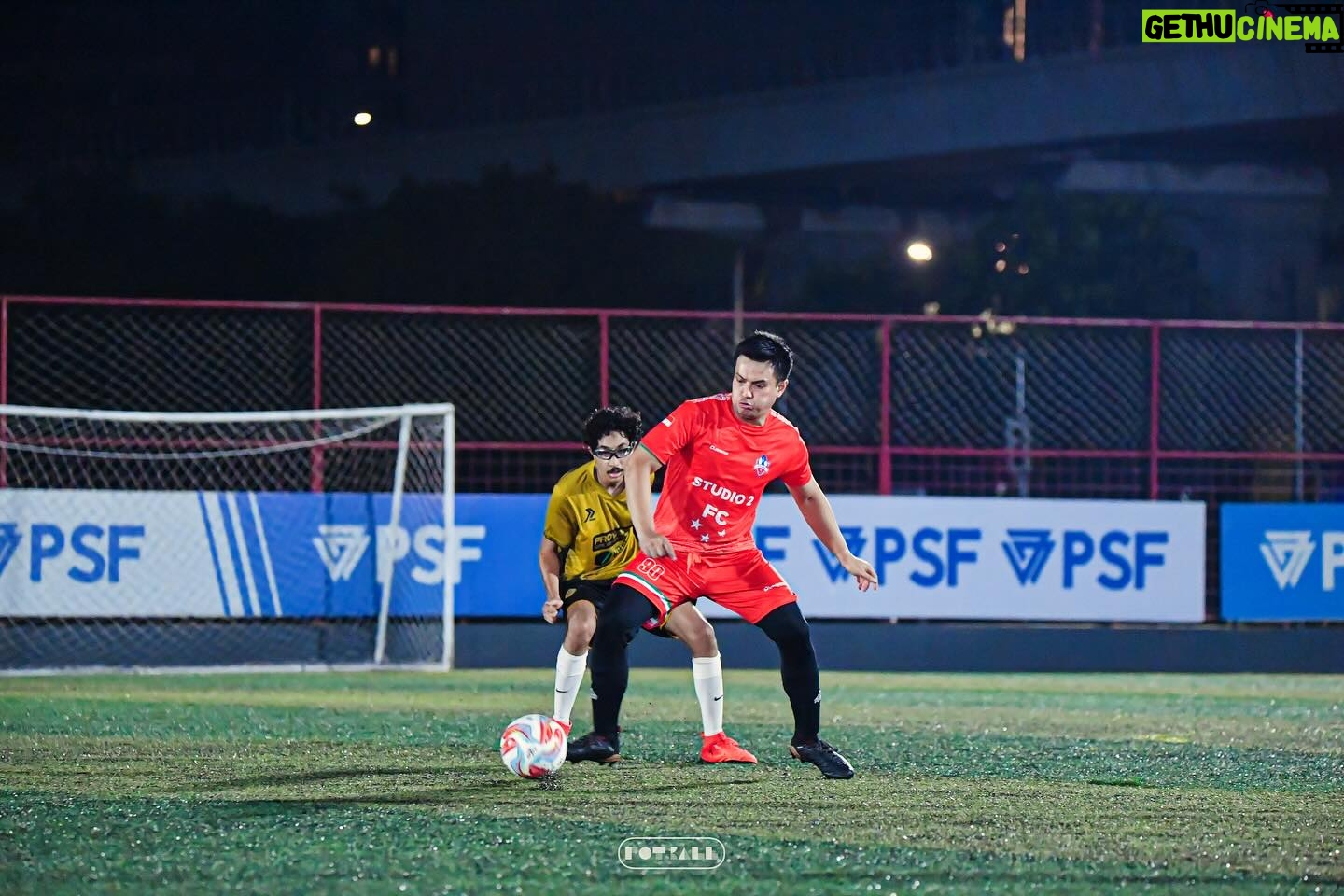 Temmy Rahadi - 24K Likes - Fun Football sebelum ramadhan bareng @studio2fc
Selamat menjalankan ibadah puasa ya, lancar puasanya dan berkah buat kita semua.. Amin š¤².