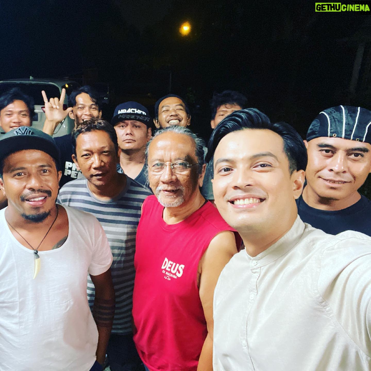 Temmy Rahadi - 23.1K Likes - Terima kasih buat 72 hari shooting yg seru.
Ngga kerasa hari ini eps terakhir dari mega series suara hati istri tayang.
Terima kasih & sampai ketemu di season 2 š.