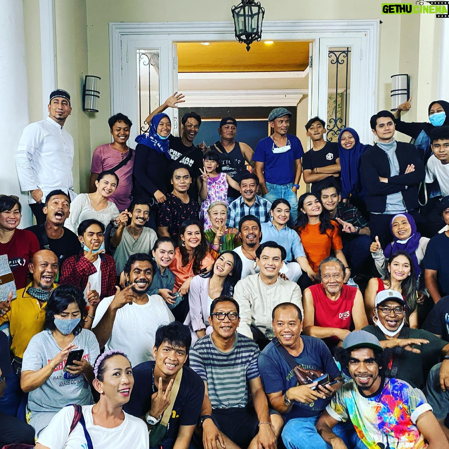 Temmy Rahadi - 23.1K Likes - Terima kasih buat 72 hari shooting yg seru.
Ngga kerasa hari ini eps terakhir dari mega series suara hati istri tayang.
Terima kasih & sampai ketemu di season 2 š.
