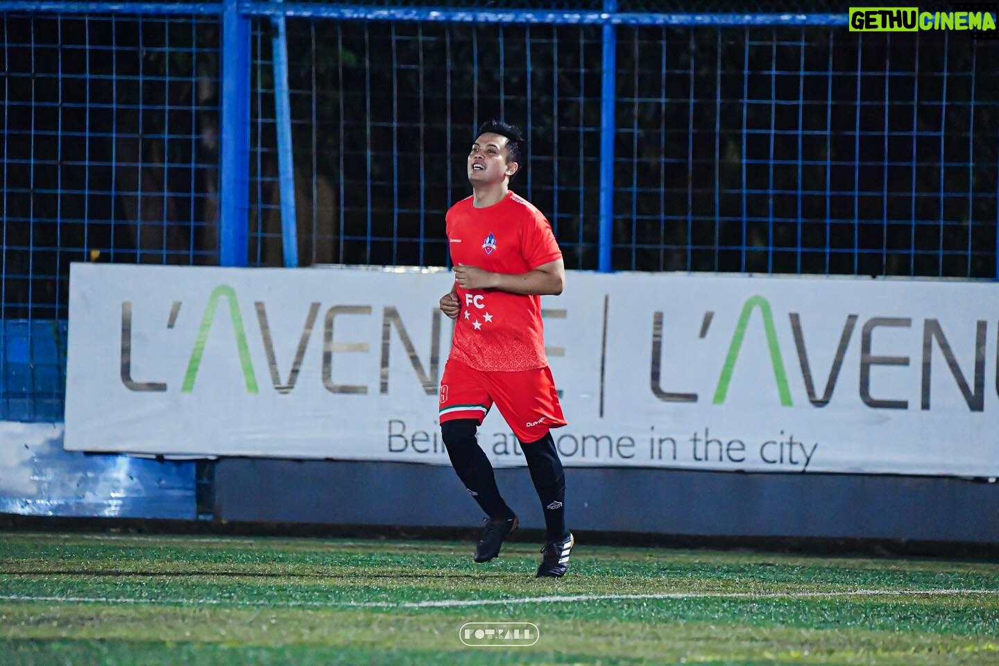Temmy Rahadi - 24K Likes - Fun Football sebelum ramadhan bareng @studio2fc
Selamat menjalankan ibadah puasa ya, lancar puasanya dan berkah buat kita semua.. Amin š¤².