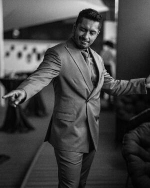 Tenoch Huerta Mejía Instagram - Pasándola chido /Having a blast. 
📷: @misanharriman 

#BlackPanther #Marvel