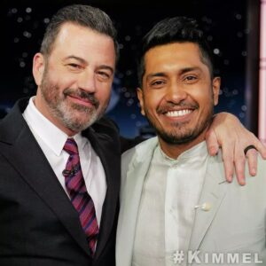 Tenoch Huerta Mejía Instagram - Had the best time with @jimmykimmel #Kimmel @jimmykimmellive #ABC. Thanks for having me!

Me la pasé increíble con Jimmy Kimmel. ¡Gracias por invitarme!

Styling: @meinacio
Grooming: @sussy_styles
Suit: @paulsmithdesign
Shirt: @cosstores
Shoes: @santoniofficial

Credit: Randy Holmes | ABC