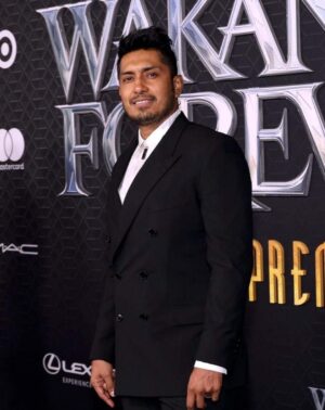 Tenoch Huerta Mejía Instagram - 🤎
 
World Premiere of Black Panther: Wakanda Forever

Premiere Internacional de Pantera Negra: Wakanda Forever

Styling: @meinacio 
Grooming: @sussy_styles  Suit : @dior  jewerly : @davidyurmanmen 👞: @grensonshoes 

#wakandaforever #blackpanther #marvelstudios @marvel