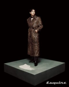 Teo Yoo Instagram - May issue @esquire.korea x @ysl 🤙🏼