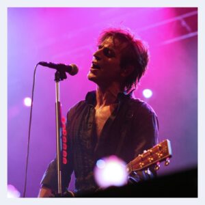Teoman Instagram - yeni single’ım, “düello”, daha sonra, “ben, zargana, deus ex machina” albümüme eklenecek. aynı temalara değindim bu şarkıda da.
hızla geçen zamanın, yaklaşan ölümün korkutuculuğu.

herkese göre değil. meraklısına bir şarkı.

Söz-Müzik: Teoman 
Düzenleme, Gitar, Bas: Safa Hendem @safahendem 
Davul: Ediz Hafızoğlu @edizhafizoglu 
Kayıtlar: Mehmet Cem Ünal
Stüdyo: Ses Sanayii @sessanayii 
Mix-Mastering: Kevin Paul @kpmixbus 
Fotoğraf: Nergis Karan @advita.nergis 
Lirik Video: Ahmet Kocaman @1ahmetkocaman 
Yapım: Procekts

#Düello #YeniŞarkı