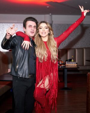 Teoman Instagram - Teoman-Hadise Viyana Konseri | 23.12.2023

@hadise

#LiveFromViyanaFest

@bayhanproduksiyon