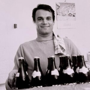 Terence Hill Instagram - Wie wäre es mit einem Feierabend Bier? #terencehill #feierabend #bierchen