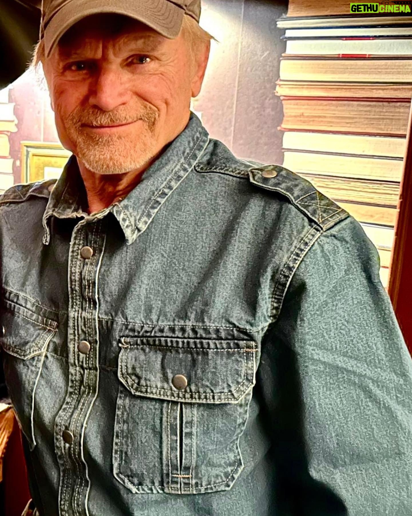 Terence Hill - 12.6K Likes - I just want to say hello 🤠 #terencehill