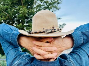 Terence Hill Instagram - Dear fans and friends! Thank you for all your kindness and love in 2022, I’m looking forward to 2023!! All the best for you. I promise I will be back 🤠