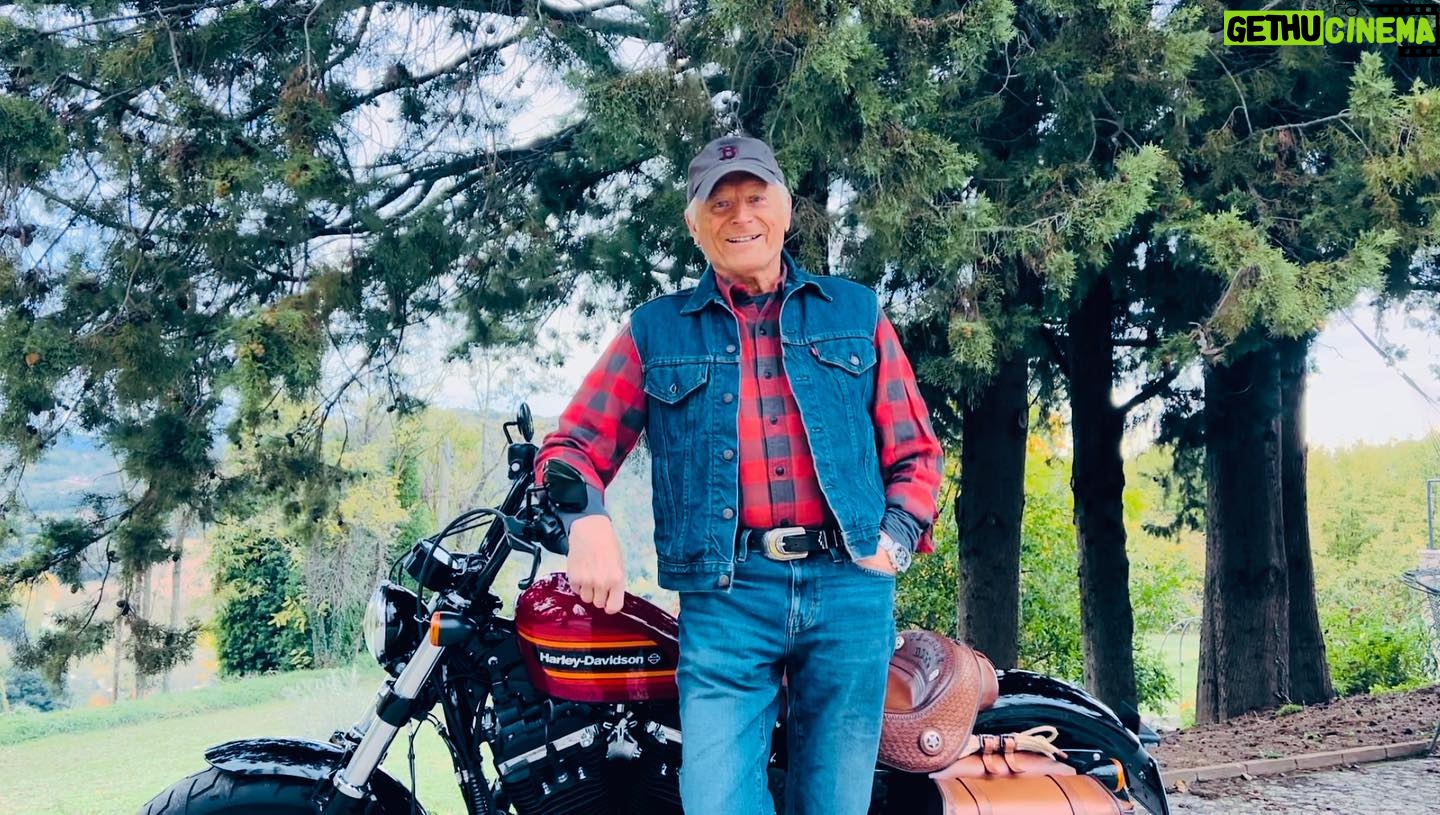 Terence Hill - 8.6K Likes - Hello to all my fans 🤠 #terencehill