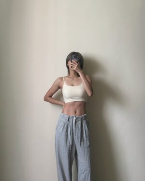 Teresa Instagram - 注意到將近一個月沒更新貼文(限動倒是沒少發)

「 很認真在線下生活呢! 」  摸了摸自己的頭👍🏼

///

這一個月的自己☺️