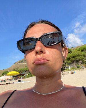 Teresa Romagnoli Instagram - troppo facile fare il recap vacanze.
e infatti di seguito vari selfie inviati tramite messaggistica istantanea durante l’estate