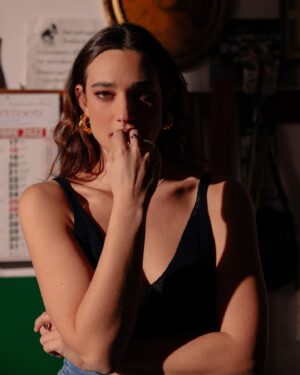 Teresa Romagnoli Instagram - la testa piena di pensieri, la bocca piena di parole