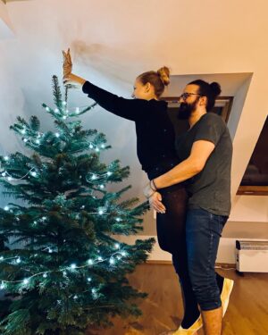 Tereza Těžká Instagram - ...protože díky tobě dosáhnu výš! 
#love #christmas #christmasspirit #christmasdecor #christmastree