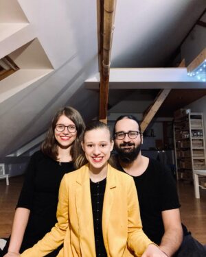 Tereza Těžká Instagram - ✌️❤️ Jsme tři, občas dva a občas dvě a občas dva !! 
#polyamory #love #relationship #triada #youandyouandme