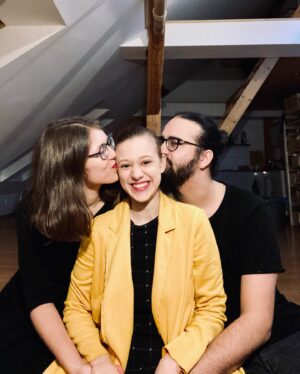 Tereza Těžká Instagram - ✌️❤️ Jsme tři, občas dva a občas dvě a občas dva !! 
#polyamory #love #relationship #triada #youandyouandme