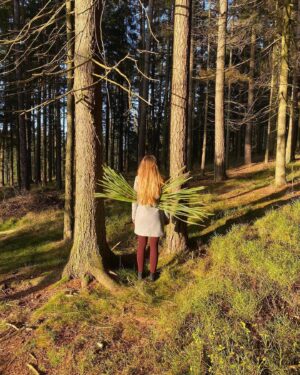 Tereza Těžká Instagram - Jen odletět z tohoto světa, z této doby...
Foto: @pavucinavztahu 
#nature #forest #woods #green