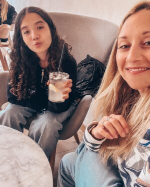 Tereza Tobiášová Instagram - ♥️ dcera č1. Velká holka. Větší než já 👩🏻‍🦱