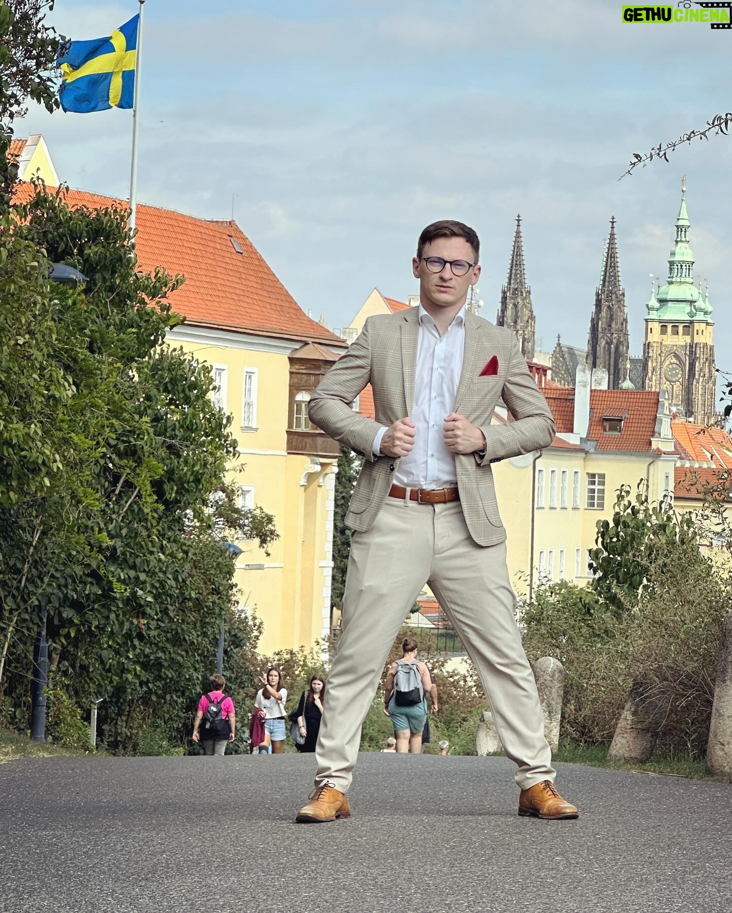 Tereza Tobiášová - 534 Likes - Orgasmickej porod.., stejnej mýtus jako mnohonásobnej orgasmus - kdo nezažije, nevěří.
No, takže jako orgasmickej porod mi přišlo celý tvoření Mikýřovy hysteorie. Bolelo to, fakt jo. Ale bylo to kosmicky nádherný.
Kolegové, díky, že jdeme na obraz!!! A Lorde M., díky, žes nám dal šanci mimo galaxii sítě.
Už dneska (v pondělí) na Coolu ve 21:15 asi přibližně.
A kdo zná Libušku Ajmovou, ať ji pozdravuje!